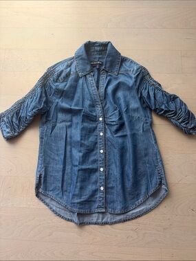 Veronica Beard Light Blue Gathered Short Sleeve Snap Front Denim Blouse
